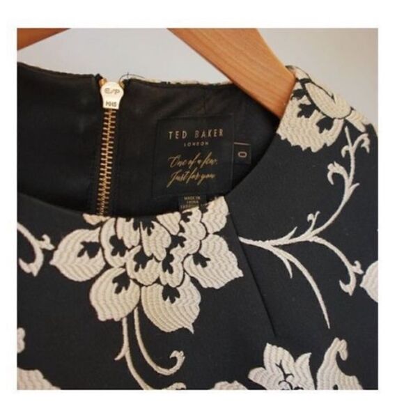 Ted Baker London Women’s Size 0 Ornate Paisley Ruffle Dress Black Fit and Flare - Picture 8 of 15